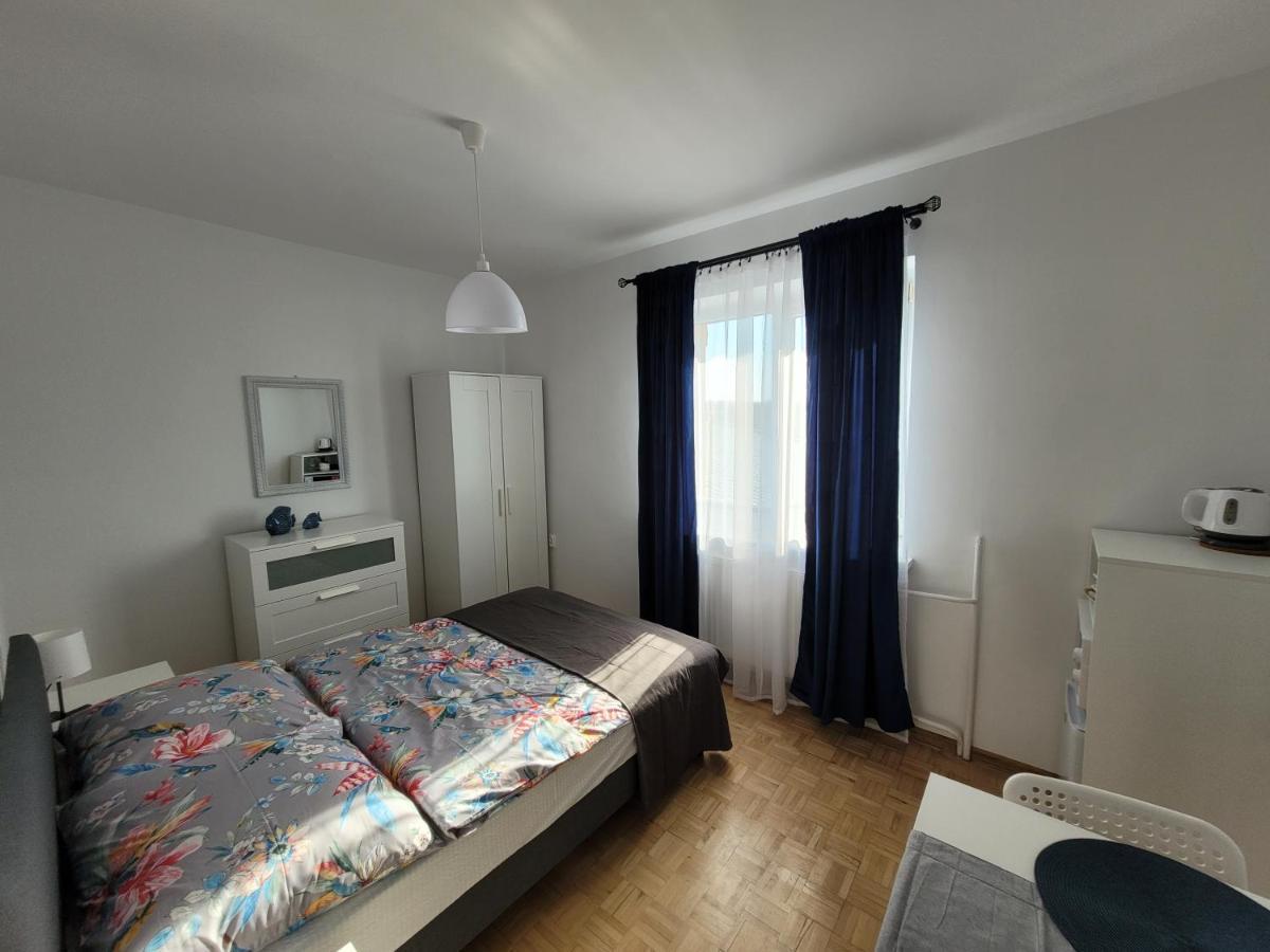 Apartamenty I Pokoje Goscinne Zosia Darłówko Exterior foto