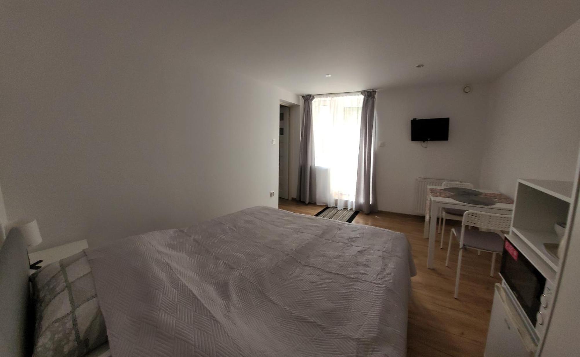 Apartamenty I Pokoje Goscinne Zosia Darłówko Exterior foto